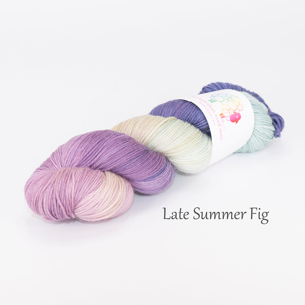 10ply/Worsted weight Superwash Merino 100g skein, 166m.