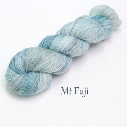 2ply/Laceweight Superwash Merino, 100g skein, 700m